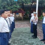 Polisi Sambangi SMPN 1 Gerung, Edukasi Tertib Lalu Lintas Sejak Dini