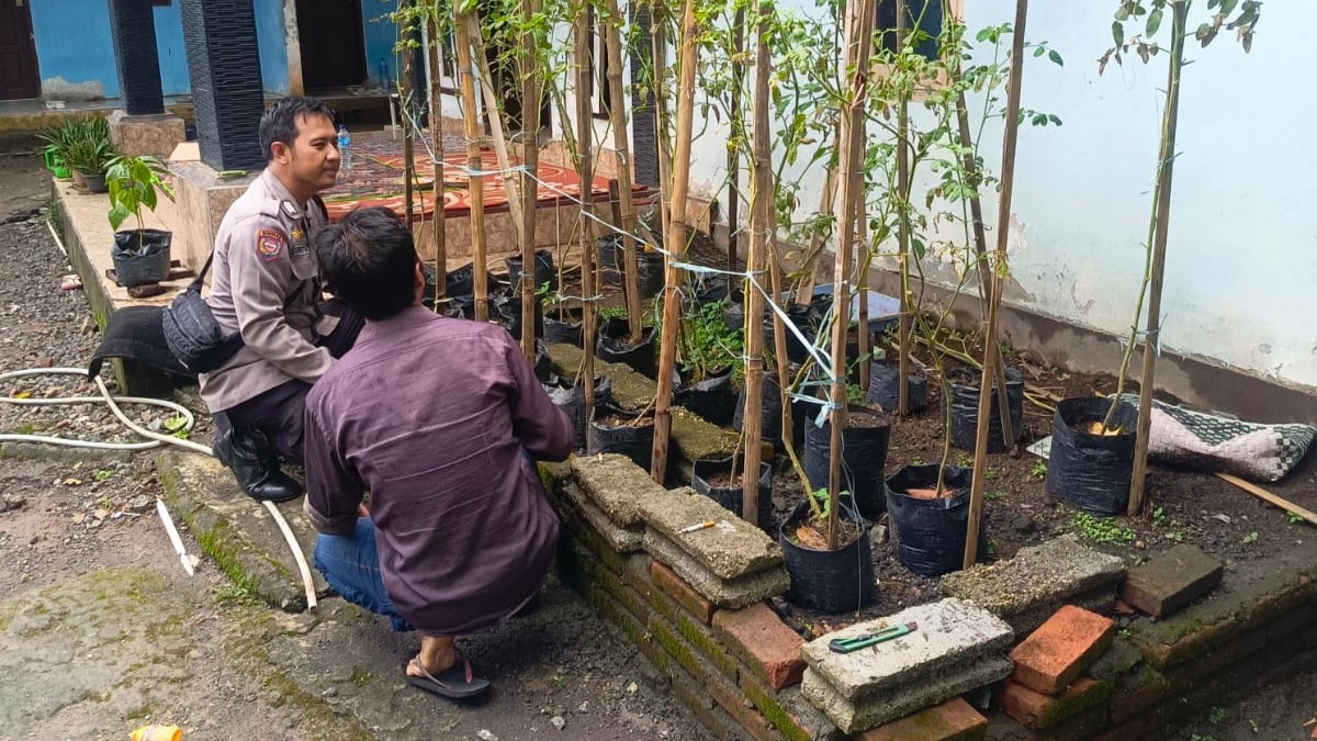 Polsek Labuapi Dukung Ketahanan Pangan dengan Kunjungan Rumah Warga