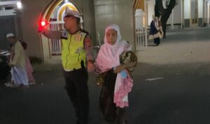 Ramadhan, Tarawih, Kediri, Polsek, Polisi, Ibadah, Keamanan, Masjid, Jamaah, Lombok