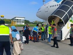 Polres Loteng Amankan Kedatangan Jamaah Haji di Bizam.