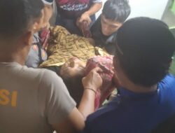 Respons Cepat Personel KPL Tano Evakuasi Ibu dan Bayi yang Pingsan di Atas Kapal