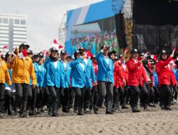 Bukti Polri Dekat Dengan Masyarakat, Berbagai Komunitas Ikut Dalam Defile HUT Bhayangkara ke-79
