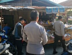Anggota Piket Polsek Taliwang Laksanakan Patroli Dialogis di Pasar Tanah Mira, Sampaikan Imbauan Kamtibmas