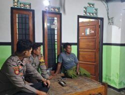 Anggota Jaga SPKT Polsek Jereweh Laksanakan Patroli Dialogis, Wujudkan Kamtibmas Kondusif di Desa Belo