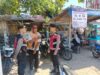 Personel Sat Samapta Polres Lombok Utara Laksanakan Patroli Dialogis Bersama Juru Parkir di Pasar Tanjung