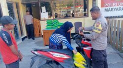 Polsek Hu’u Gelar Gerakan Pangan Murah dan Bagikan Bendera Merah Putih Sambut HUT RI ke-80
