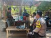 Bhabinkamtibmas Kelurahan Telaga Bertong Sambang Warga, Beri Imbauan Kamtibmas dan Sosialisasi TPPO