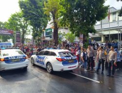 Operasi Mandalika Rinjani 2025, Polisi All Out Kawal Parade Rider di Taman Sangkareang