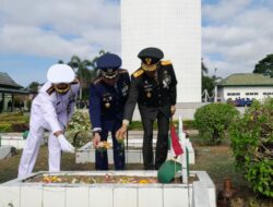 Tabur Bunga di TMP Majeluk Warnai Peringatan HUT TNI