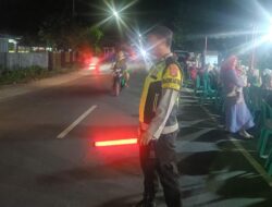 Bhabinkamtibmas Desa Tapir Amankan Jalannya Acara Adat Barodak, Wujudkan Situasi Aman dan Nyaman