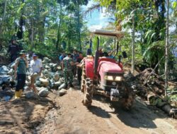 Traktor Modifikasi Jadi Andalan Angkut Material TMMD ke-126