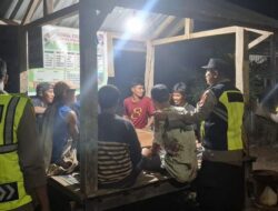 Personel Polsek jajaran Laksanakan Patroli Malam, Sambangi Pos Kamling dan Ajak Warga Bersama Jaga Kamtibmas