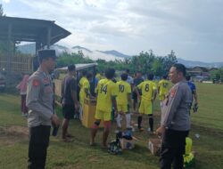 Wujud Dukungan Kegiatan Masyarakat Personel Polsek Brang Rea Kawal Laga di Open Turnamen Sepakbola Brang Rea