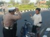 Sat Lantas Polres Lombok Barat Gencarkan Gatur Pagi di Bundaran GMS