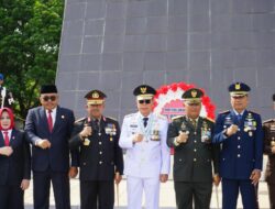 Kapolda Sultra Menghadiri Upacara Hari Pahlawan di TMP Watubangga