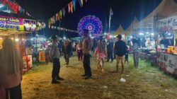 Polres Loteng Amankan Festival Pasar Malam Rona-Rona di Lapangan Peseng