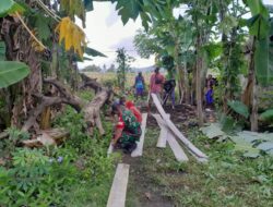 Akses Warga Membaik, Babinsa Pantau Pekerjaan Gang Lembar