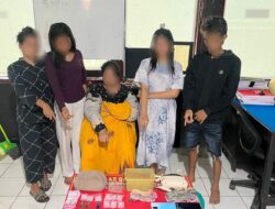 PENGGEREBEKAN BESAR-BESARAN DI KAMPUNG RAWAN NARKOBA, LIMA TERDUGA PELAKU SABU DIAMANKAN SATRESNARKOBA POLRES DOMPU