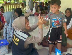 POLRI HADIR MELALUI DOKKES POLRES LANGKAT MELAKSANAKAN BAKTI KESEHATAN KEPADA KEPADA MASYARAKAT DESA HARAPAN MAKMUR