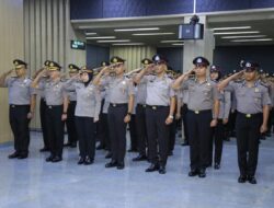 Pimpin Upacara Laporan Kenaikan Pangkat, Kadivhumas Ingatkan Peran Strategis Humas