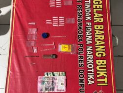 TIM OPSNAL SATRESNARKOBA POLRES DOMPU telah melakukan Penangkapan 6 (Enam) orang terduga pelaku tindak pidana Narkotika jenis Sabu, sebagaimana dimaksud dalam Pasal 609 ayat (2) huruf a UU Nomor 1 tahun 2026, tentang Penyesuaian Pidana atas UU Nomor 1 tahun 2023, tentang KUHP jo Pasal 127 ayat (1) huruf a UU Nomor 35 tahun 2009 tentang Narkotika.