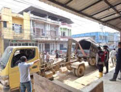 Dari Jalan Tergenang ke Bengkel Perbaikan, Polisi gunakan towing Evakuasi Mobil Warga Pascabanjir