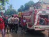 Polsek Sape Datangi TKP Kebakaran di Desa Sangia, Bantu Pemadaman dan Lakukan Pengaturan Lalu Lintas