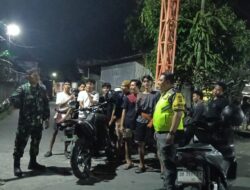 Patroli Humanis Babinsa Amankan Malam Ramadan di Sekarbela