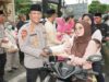 Kapolres Lombok Timur Pimpin Pembagian Takjil, Ajak Masyarakat Jaga Kamtibmas Selama Ramadan