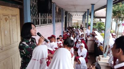 Babinsa Karang Bayan Tanamkan Nasionalisme Sejak Dini