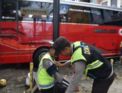 Dukung Ops Keselamatan Rinjani 2026, Biddokkes Polda NTB Cek Kesehatan Personel dan Sopir Angkutan Umum