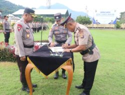 Kapolres Sumbawa Barat Pimpin Upacara Serah Terima Jabatan Kapolsek Seteluk