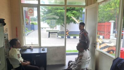 Unit Binkamsa Sat Binmas Polres Bima Kota Berikan Pembinaan dan Penyegaran kepada Satpam PT Gudang Garam Bima