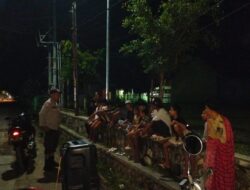 Bhabinkamtibmas Polres Bima Kota Sambang dan Himbau Warga Jelang Sahur