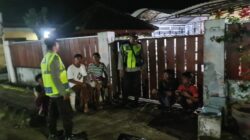 Personel Piket Jaga Polsek Jereweh Intensifkan Patroli Dialogis Selama Shalat Tarawih