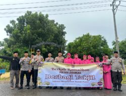 Indahnya Berbagi di Bulan Suci, Polsek Labangka Bersama Bhayangkari Bagikan Takjil dan Gelar Buka Puasa Bersama