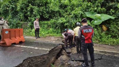 Jalan amblas, Sekotong Lombok Barat, Cuaca ekstrem NTB, Polsek Sekotong, Desa Buwun Mas, Jalur alternatif Sekotong, Berita Lombok Barat