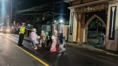 Pengamanan Sholat Tarawih di Masjid Jami Yahya Mendagi NTB