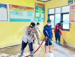 GOTONG ROYONG BERSAMA WARGA, BERSIHKAN TK NEGERI 2 PASCA BANJIR