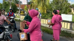 Aksi Sosial Ramadhan: Polres Lombok Barat Berbagi Takjil