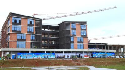 Pembangunan SMA Kemala Taruna Bhayangkara Bogor Capai 60 Persen, Polri Gelar Buka Puasa Bersama Warga Gunung Sindur