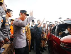 Tinjau Kalikangkung, Kapolri Pastikan Pelayanan hingga Rekayasa Lalin Optimal Hadapi Mudik 