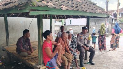 BHABINKAMTIBMAS DESA LABUHAN HAJI SAMBANG WARGA, AJAK JAGA KAMTIBMAS DAN DUKUNG KETAHANAN PANGAN