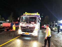 Polsek Jereweh Gelar KRYD Sapa Hangat Pengguna Jalan yang Melintas