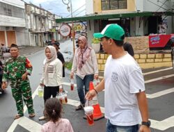 Sinergi Babinsa, Karang Taruna, dan PKK Berbagi