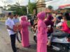 Wujud Kepedulian di Bulan Ramadan, Sat Reskrim dan Bhayangkari Polres Bima Kota Berbagi Takjil Gratis