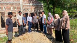 **Bhabinkamtibmas Desa Lamusung Dampingi Monitoring Pembangunan RTLH, Wujud Sinergi Warga dan Pemerintah**