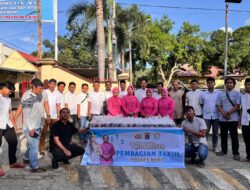 “Ikhlas Berbagi” Satreskrim Polres Bima Kabupaten Bersama Bhayangkari Bagikan Ratusan Paket Takjil Berbuka Puasa