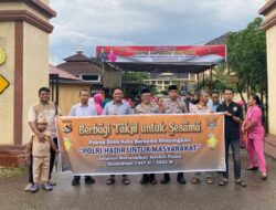 Wujud Kepedulian di Bulan Ramadhan, Sat Reskrim dan Bhayangkari Polres Bima Kota Berbagi Takjil