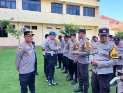 Tingkatkan Kedisiplinan, Wakapolres Sumbawa Cek Kelengkapan Perorangan Bhabinkamtibmas